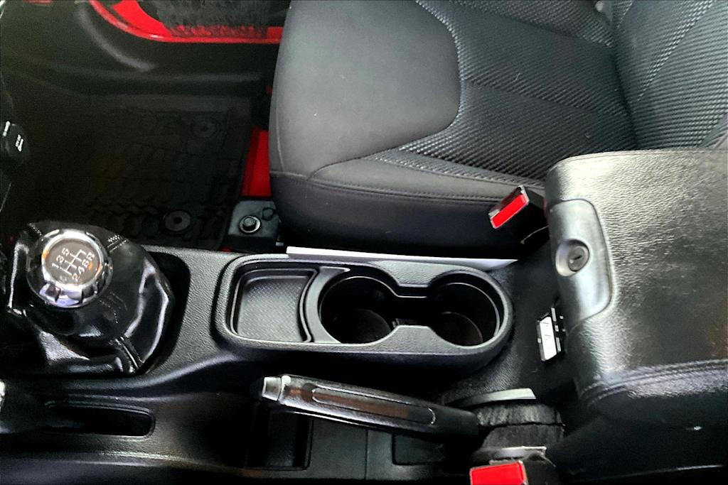 Thumbnail: 2016 Jeep Wrangler - 15