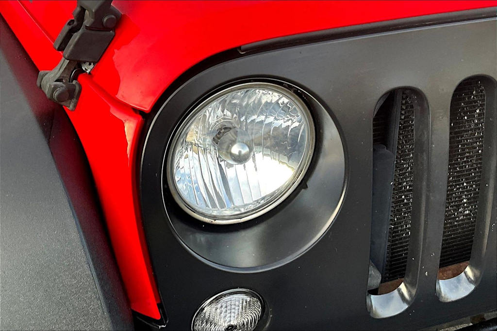 Thumbnail: 2016 Jeep Wrangler - 31