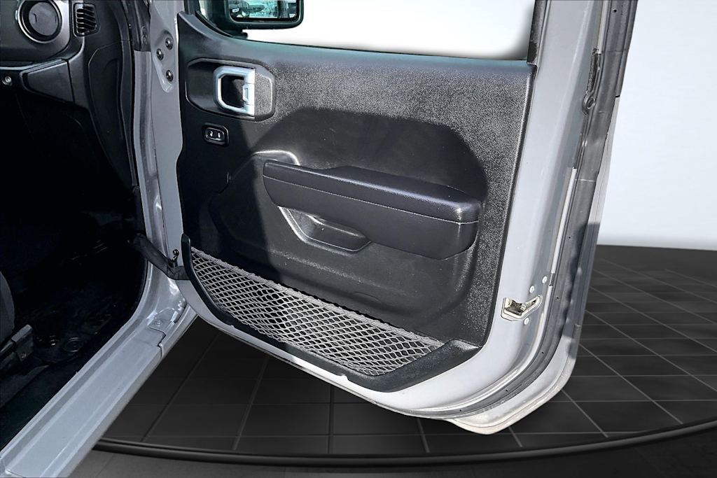 Thumbnail: 2021 Jeep Wrangler - 29