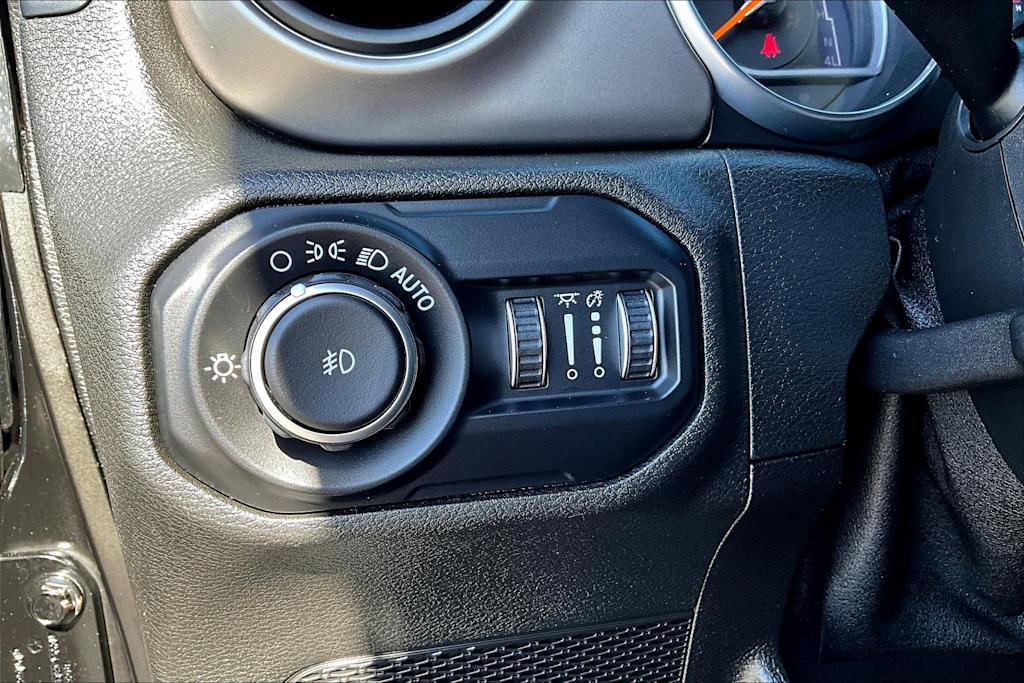 2018 Jeep Wrangler Unlimited Sport 34