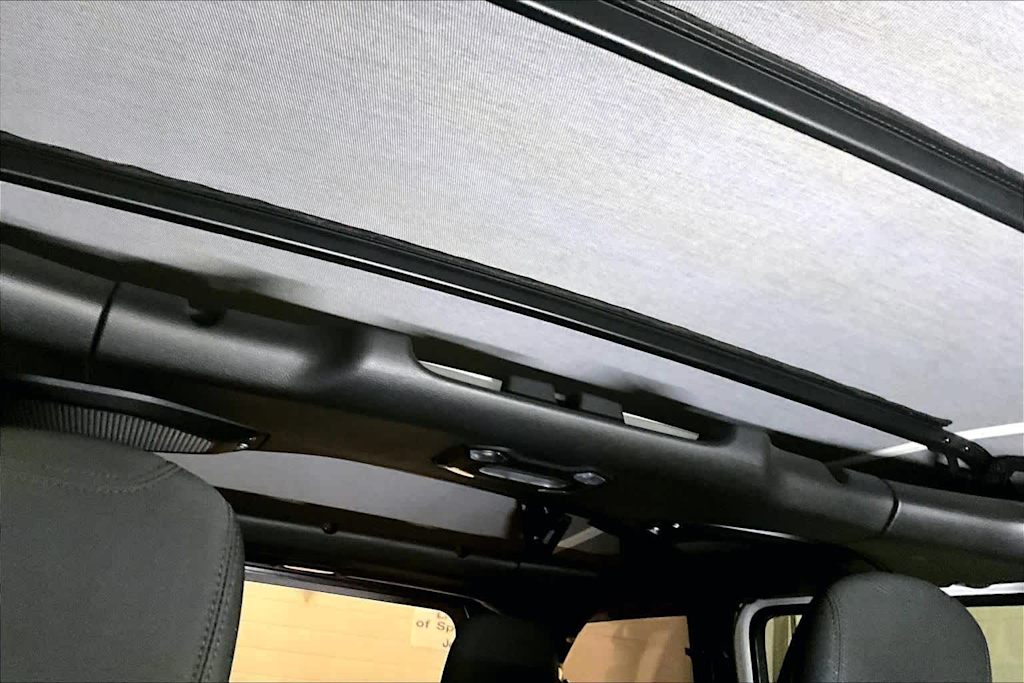 Thumbnail: 2019 Jeep Wrangler - 30