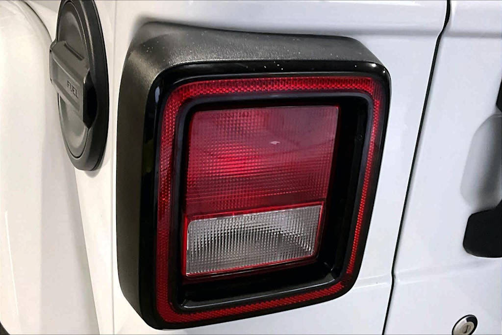 Thumbnail: 2019 Jeep Wrangler - 32