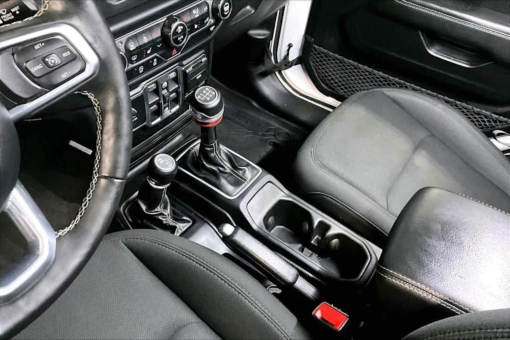 Thumbnail: 2019 Jeep Wrangler - 15