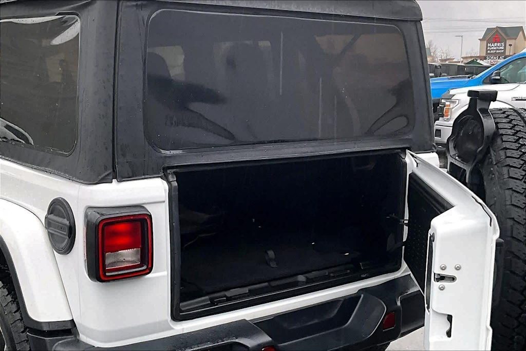 Thumbnail: 2019 Jeep Wrangler - 21