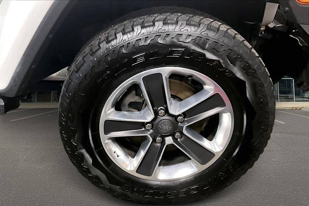 Thumbnail: 2019 Jeep Wrangler - 34