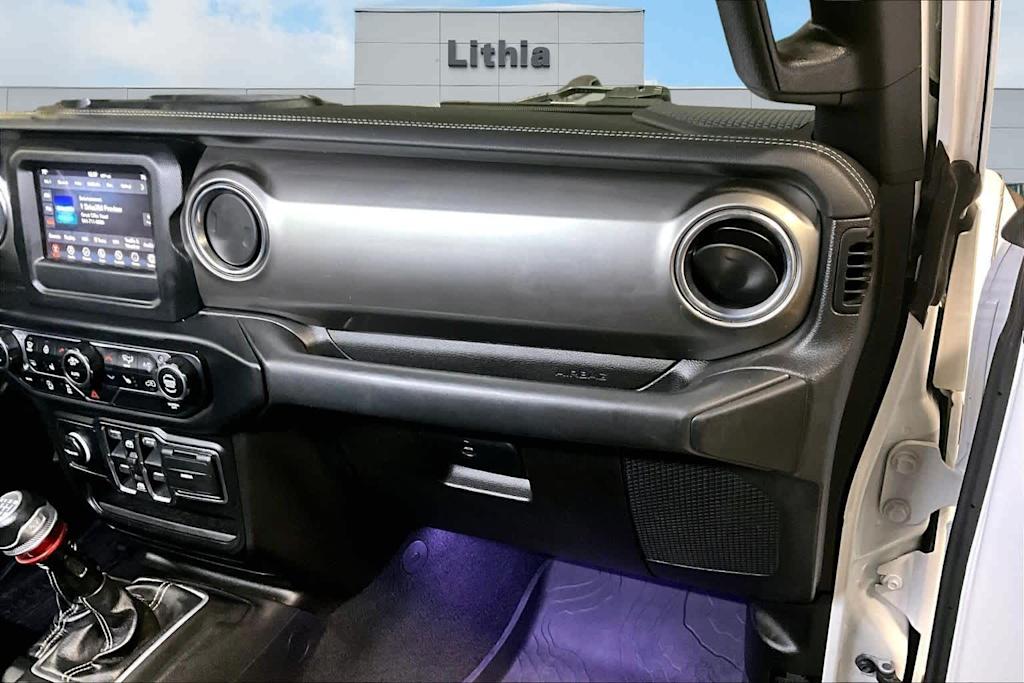 Thumbnail: 2019 Jeep Wrangler - 24