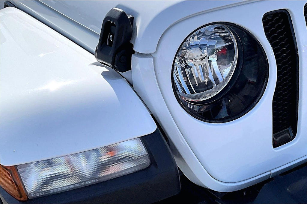 Thumbnail: 2023 Jeep Wrangler - 31