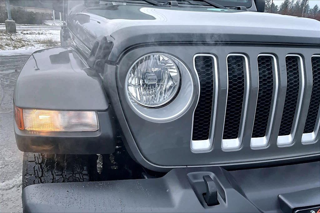 Thumbnail: 2023 Jeep Wrangler - 31