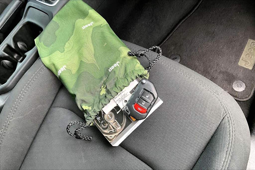 Thumbnail: 2023 Jeep Wrangler - 18