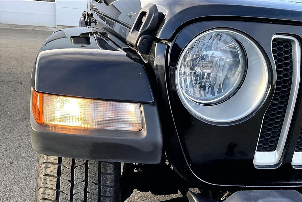 Thumbnail: 2023 Jeep Wrangler - 30