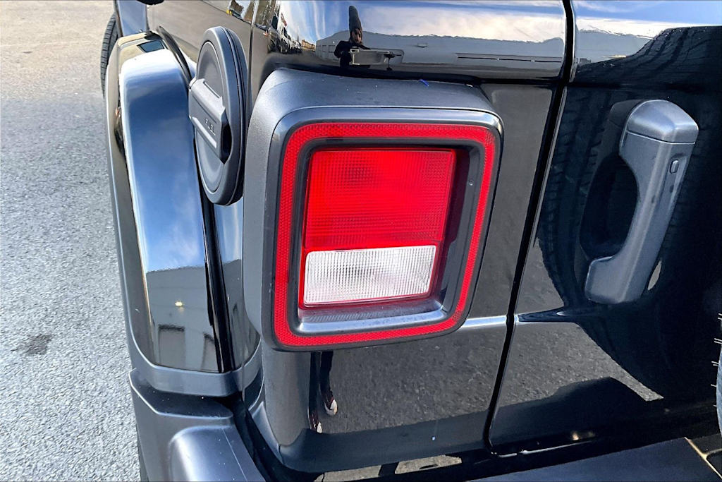 Thumbnail: 2023 Jeep Wrangler - 31