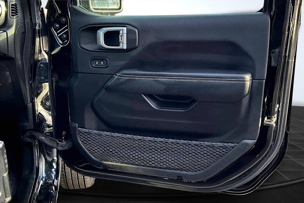 Thumbnail: 2023 Jeep Wrangler - 28