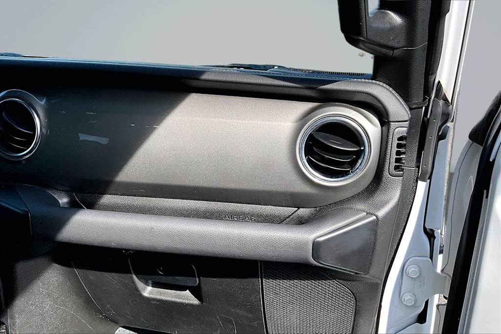 Thumbnail: 2022 Jeep Wrangler - 24