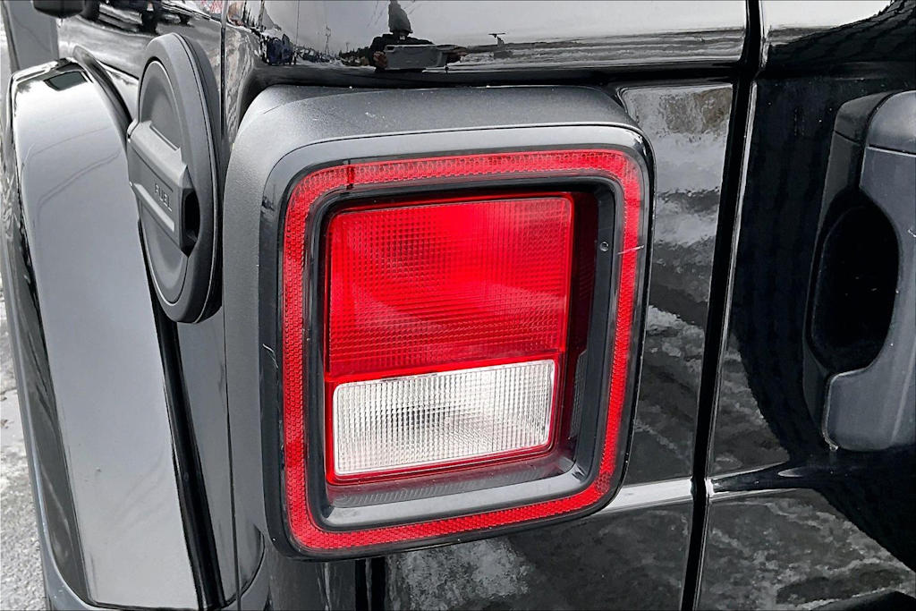 Thumbnail: 2023 Jeep Wrangler - 32