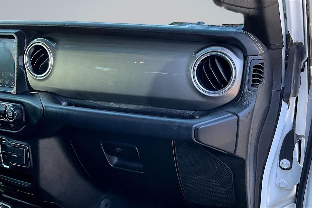 Thumbnail: 2019 Jeep Wrangler - 24