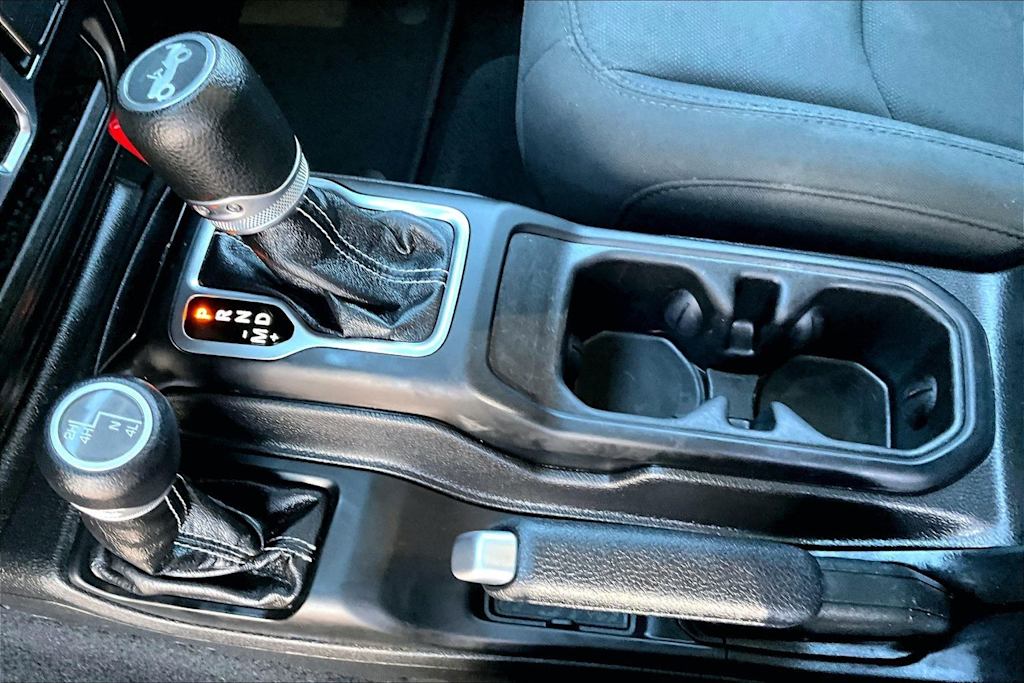 Thumbnail: 2019 Jeep Wrangler - 14