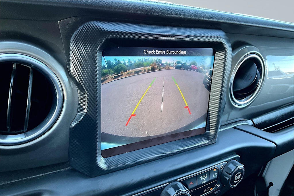 Thumbnail: 2019 Jeep Wrangler - 27
