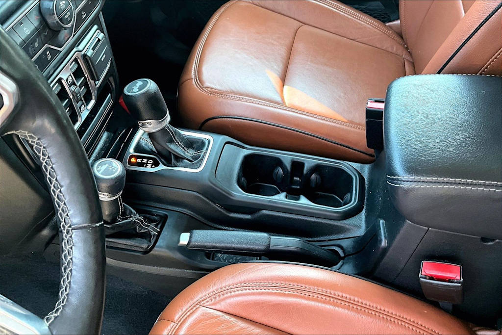 Thumbnail: 2022 Jeep Wrangler - 15