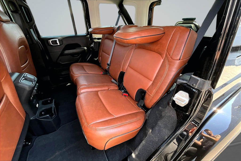 Thumbnail: 2022 Jeep Wrangler - 21