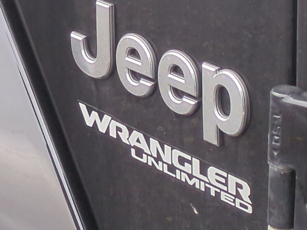 2020 Jeep Wrangler Unlimited Sahara 6