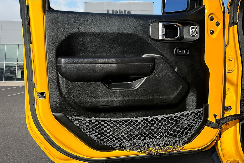 Thumbnail: 2021 Jeep Wrangler - 28