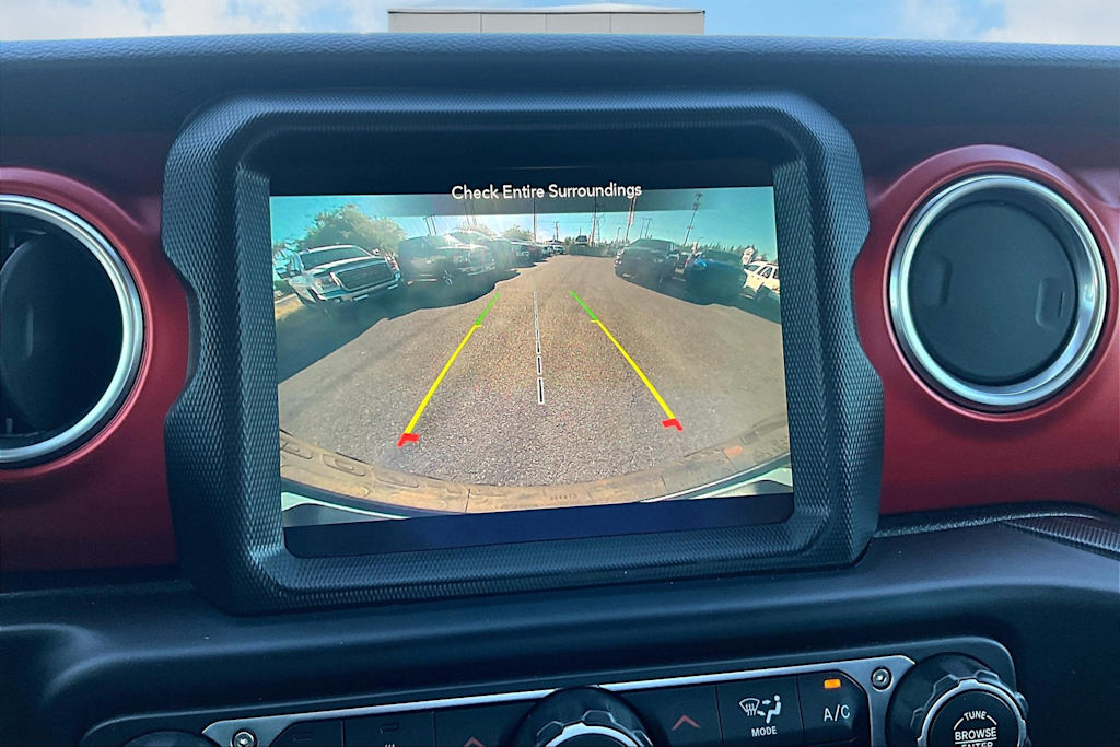 Thumbnail: 2021 Jeep Wrangler - 27