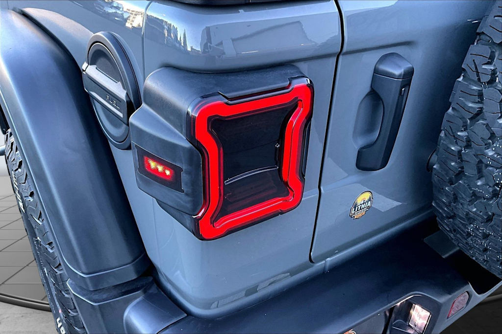 Thumbnail: 2023 Jeep Wrangler - 32