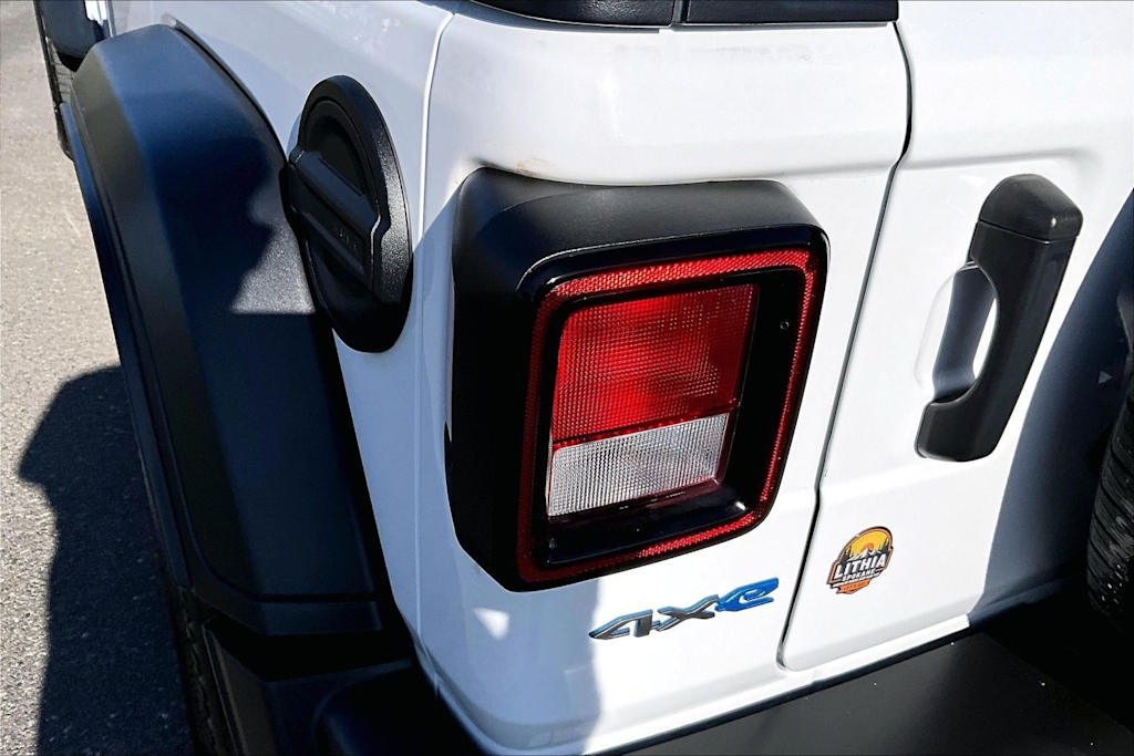 Thumbnail: 2023 Jeep Wrangler - 32