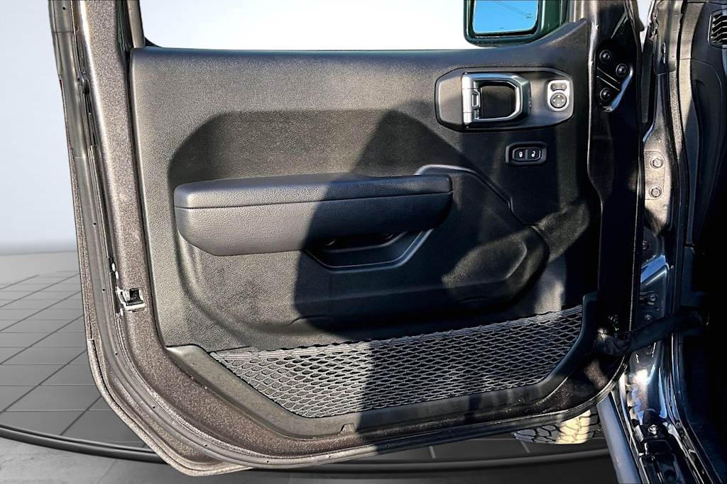 Thumbnail: 2023 Jeep Wrangler - 28