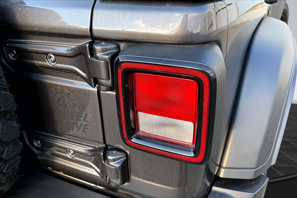 Thumbnail: 2023 Jeep Wrangler - 32