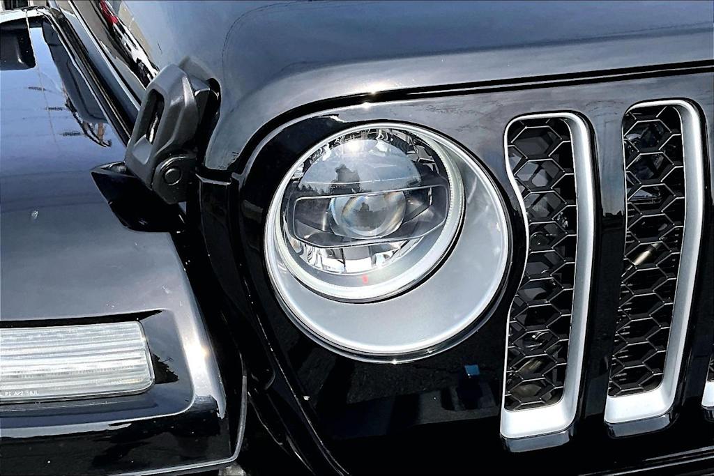 Thumbnail: 2023 Jeep Wrangler - 31