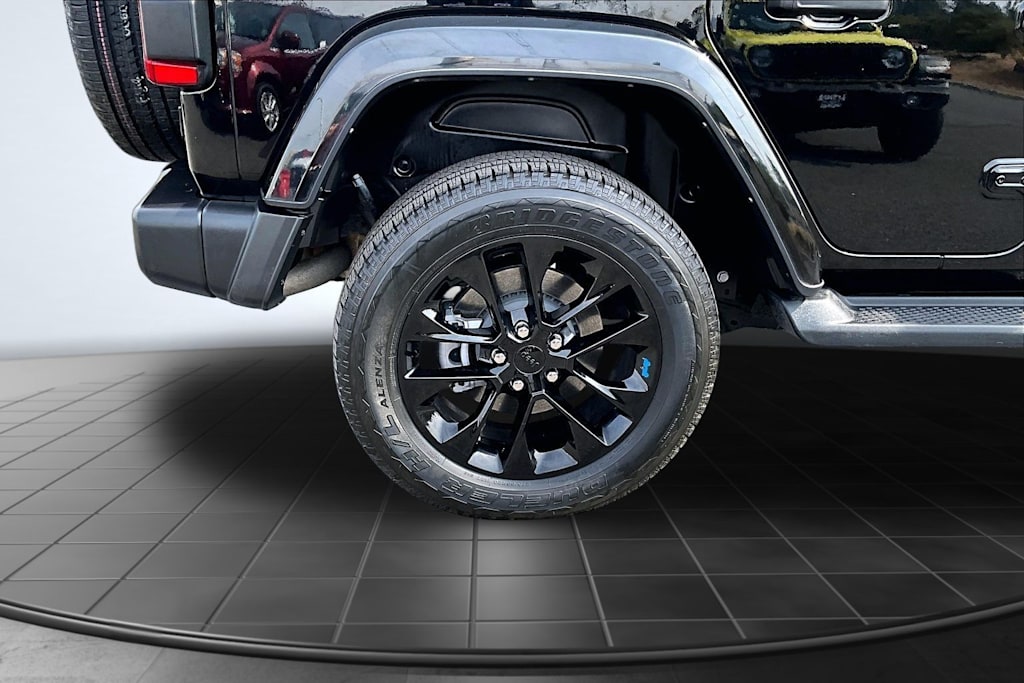Thumbnail: 2023 Jeep Wrangler - 35