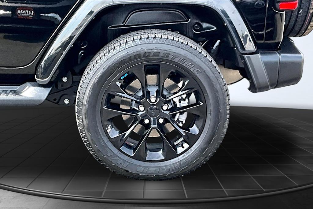 Thumbnail: 2023 Jeep Wrangler - 36