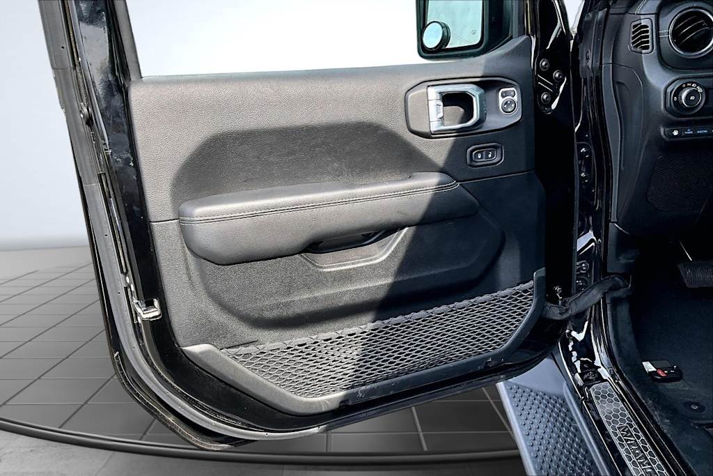 Thumbnail: 2023 Jeep Wrangler - 28