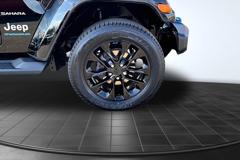 Thumbnail: 2023 Jeep Wrangler - 34