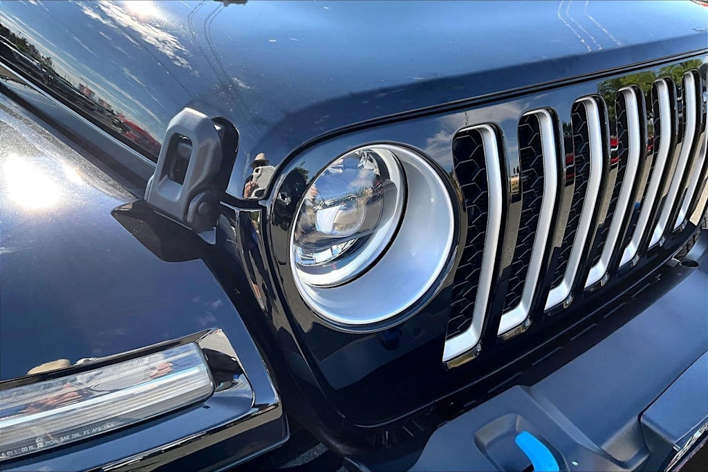Thumbnail: 2023 Jeep Wrangler - 31