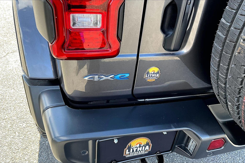 Thumbnail: 2021 Jeep Wrangler - 15