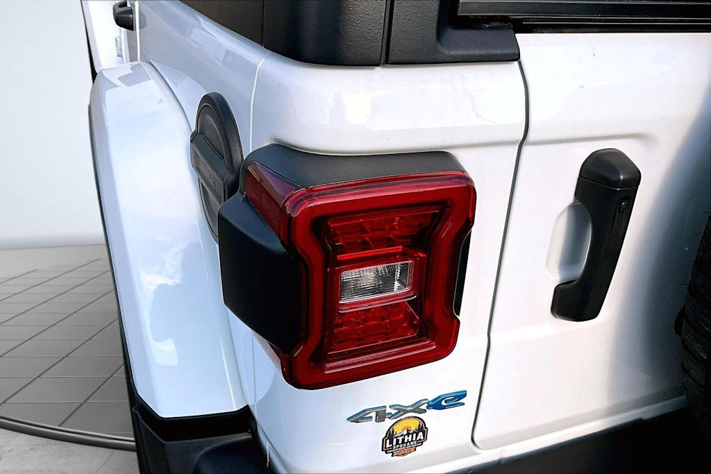 Thumbnail: 2023 Jeep Wrangler - 32