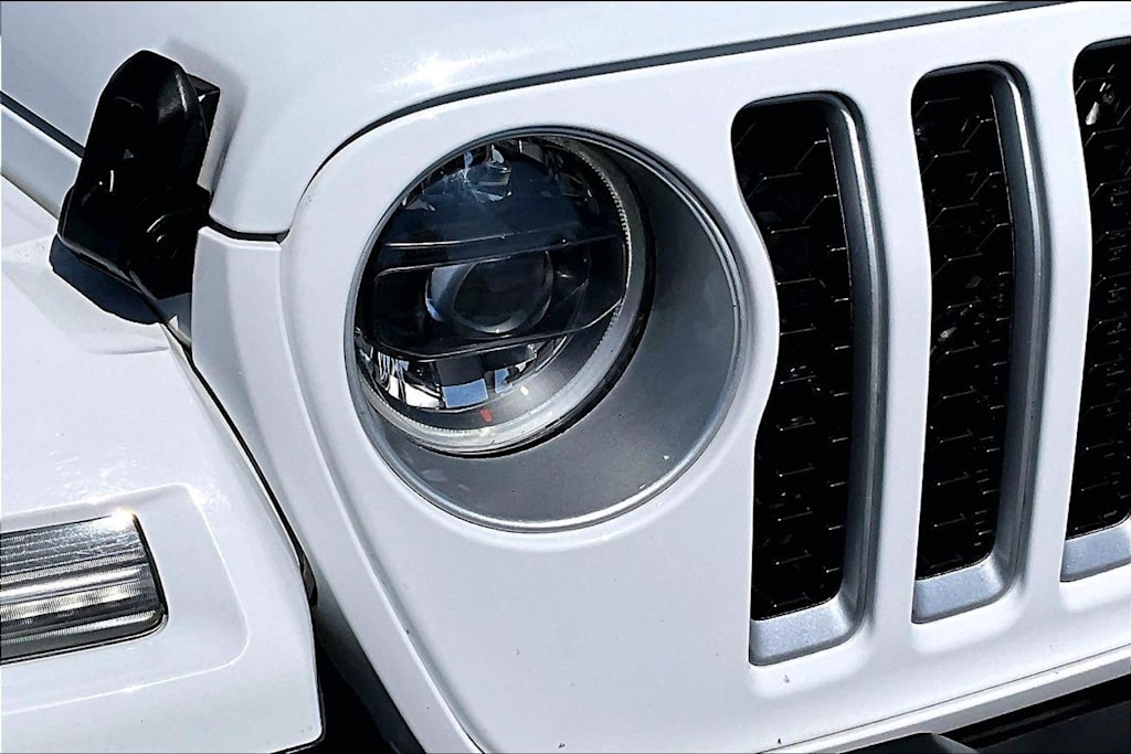 Thumbnail: 2023 Jeep Wrangler - 31