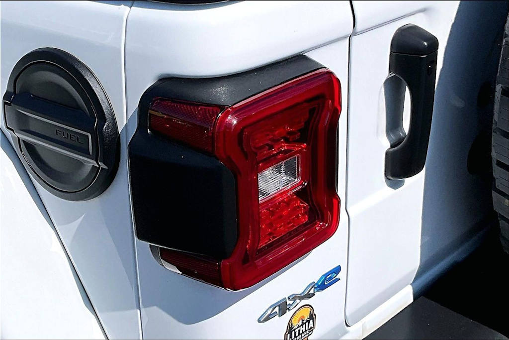 Thumbnail: 2023 Jeep Wrangler - 32
