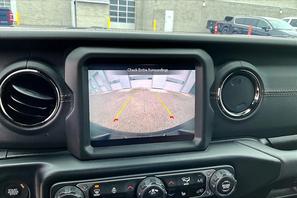 Thumbnail: 2022 Jeep Wrangler - 28