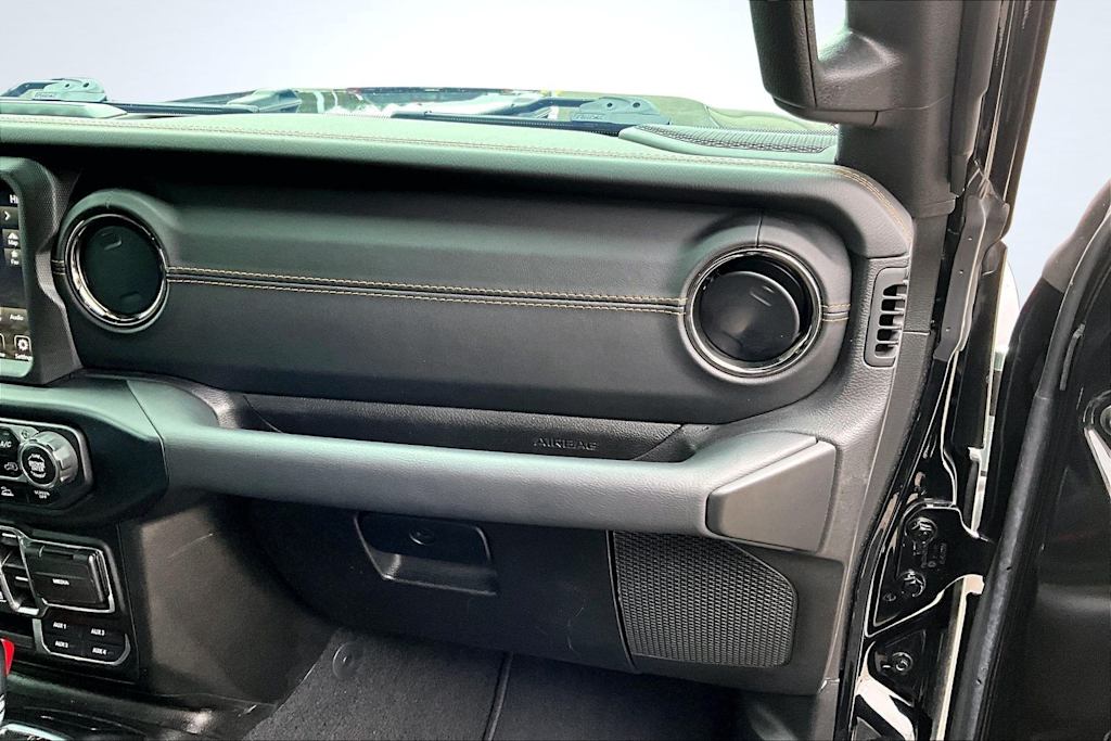 Thumbnail: 2022 Jeep Wrangler - 25
