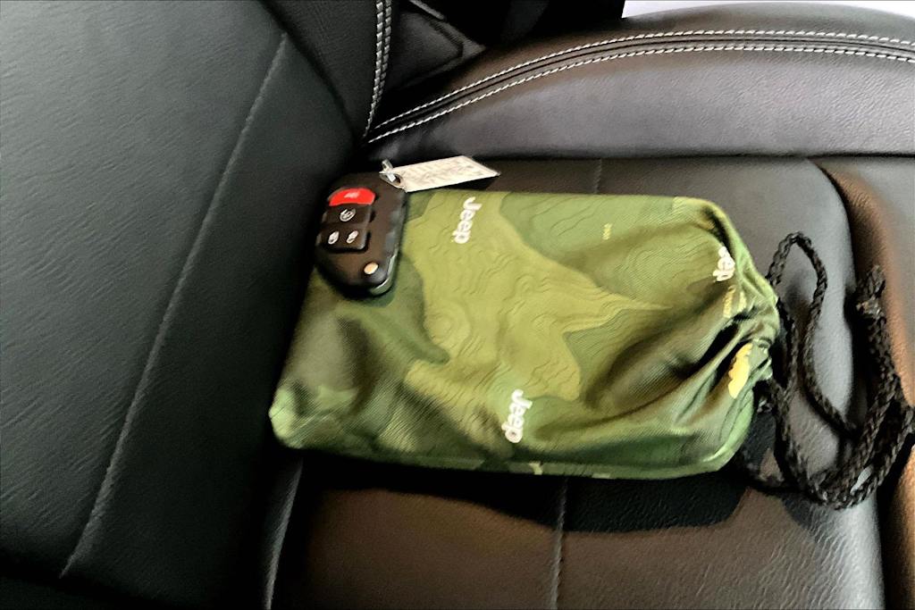 Thumbnail: 2023 Jeep Wrangler - 23