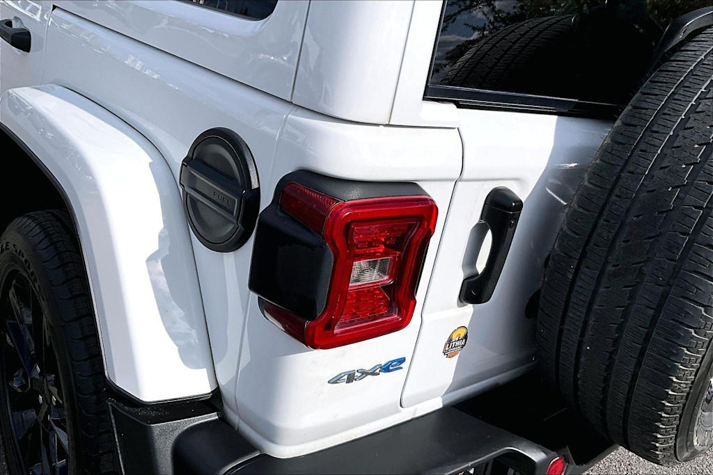 Thumbnail: 2023 Jeep Wrangler - 32