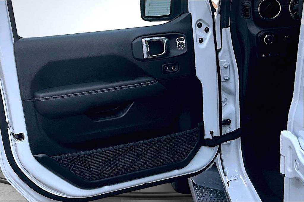 Thumbnail: 2023 Jeep Wrangler - 28