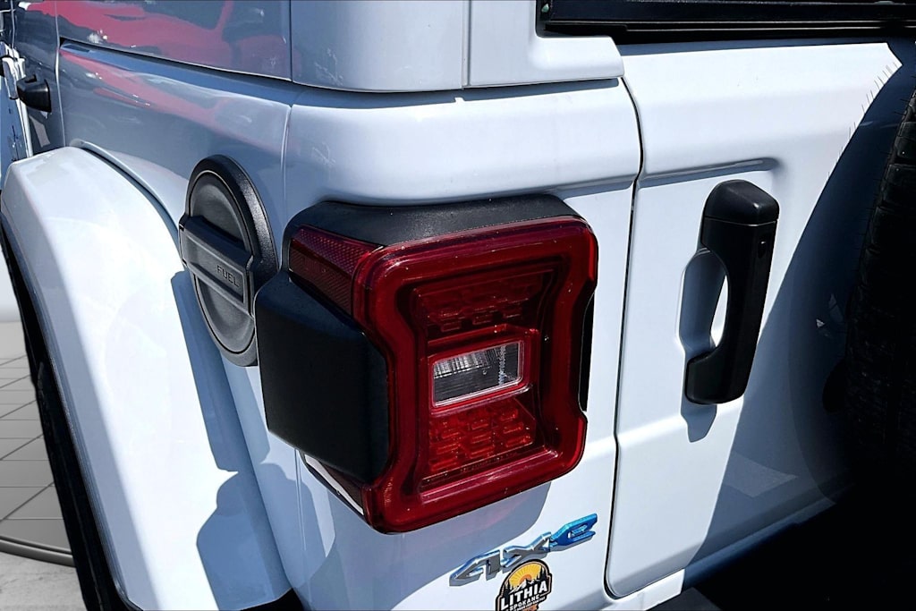 Thumbnail: 2023 Jeep Wrangler - 32