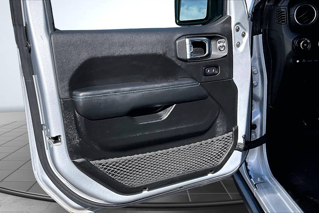 Thumbnail: 2023 Jeep Wrangler - 28