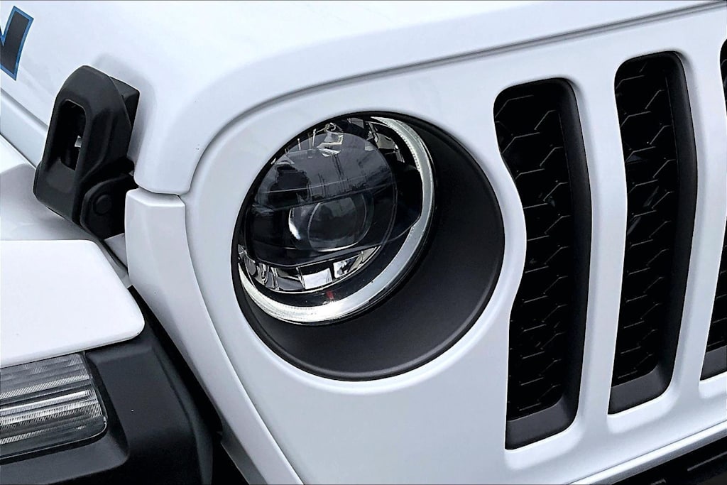 Thumbnail: 2023 Jeep Wrangler - 31