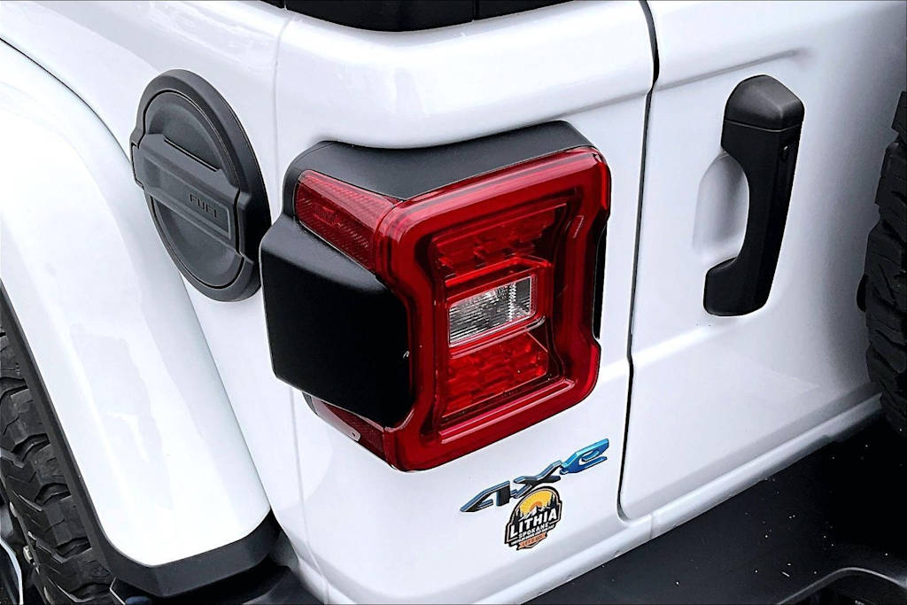 Thumbnail: 2023 Jeep Wrangler - 32