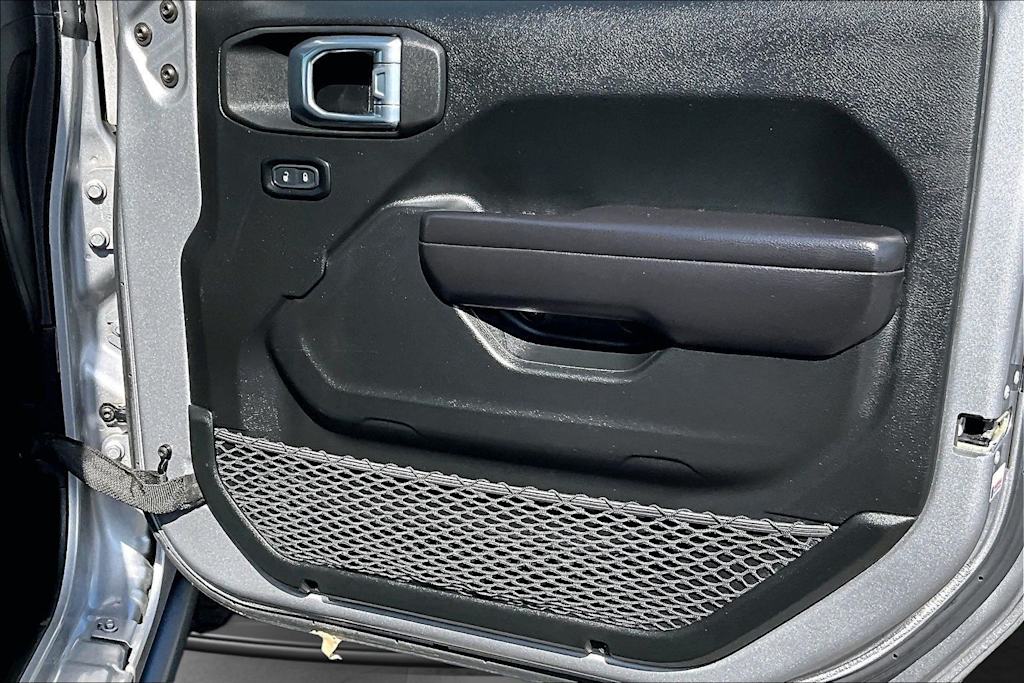 Thumbnail: 2021 Jeep Wrangler - 29